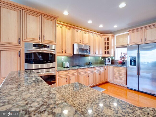 Building Photo - 23152 Evergreen Ridge Dr