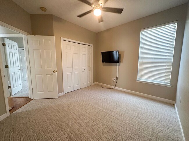 Building Photo - Beautiful 3 Bedroom Home in Destin. Beachside of Hwy 98!