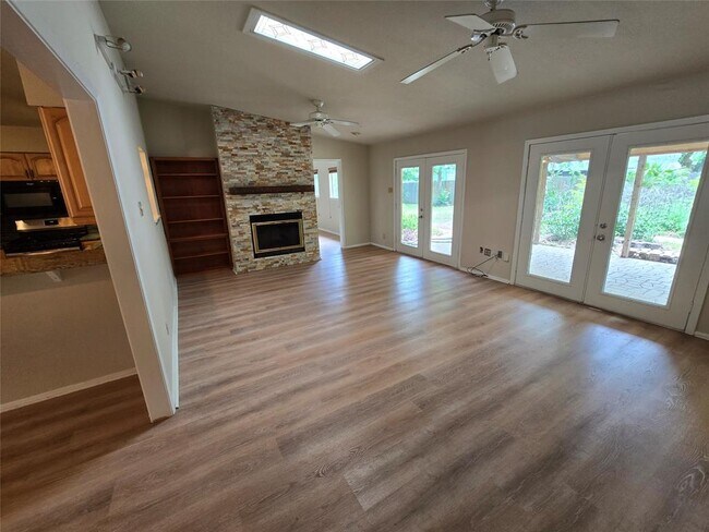 Building Photo - 3003 Vinewood Cove