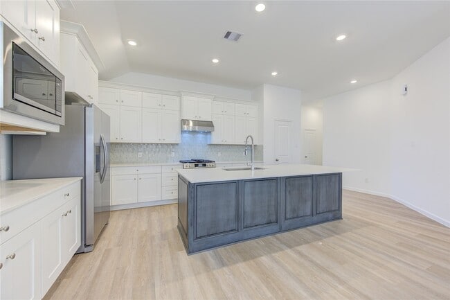 Building Photo - 30347 Tall Fescue Dr