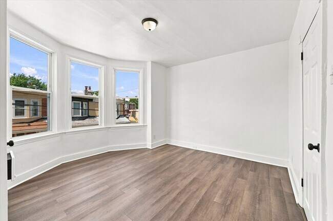 Building Photo - 5506 Linmore Ave