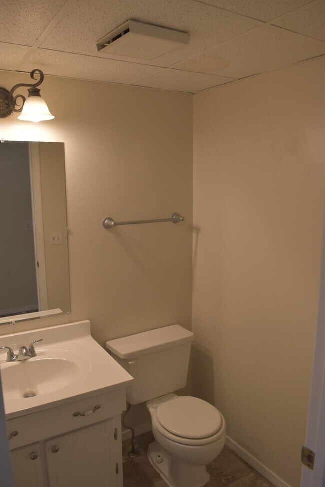 Building Photo - 2753 N Harbor Dr