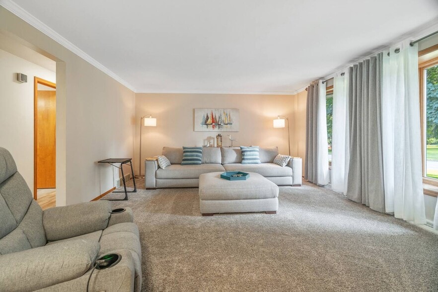 Building Photo - 1212 Circle Dr