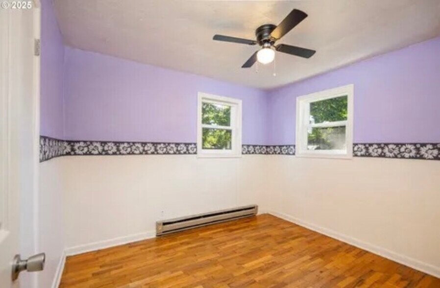 Smaller bedroom - 3198 Pheasant Blvd