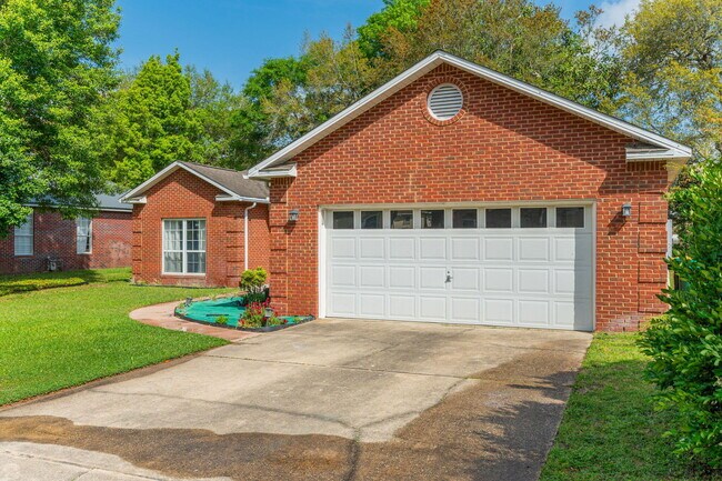 Building Photo - 1729 Wren Way