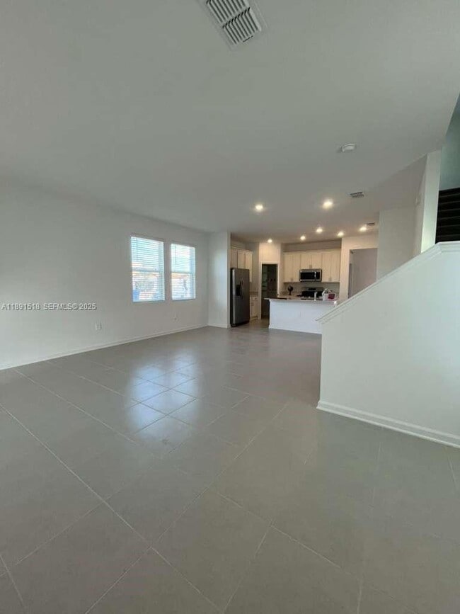 Building Photo - 5984 Zen Wy