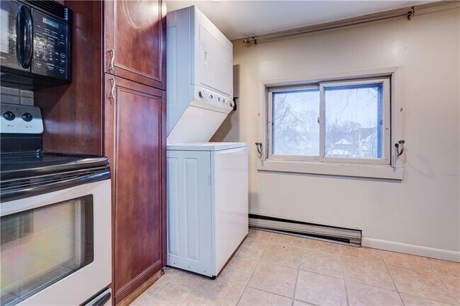 Building Photo - 195 Harvard St