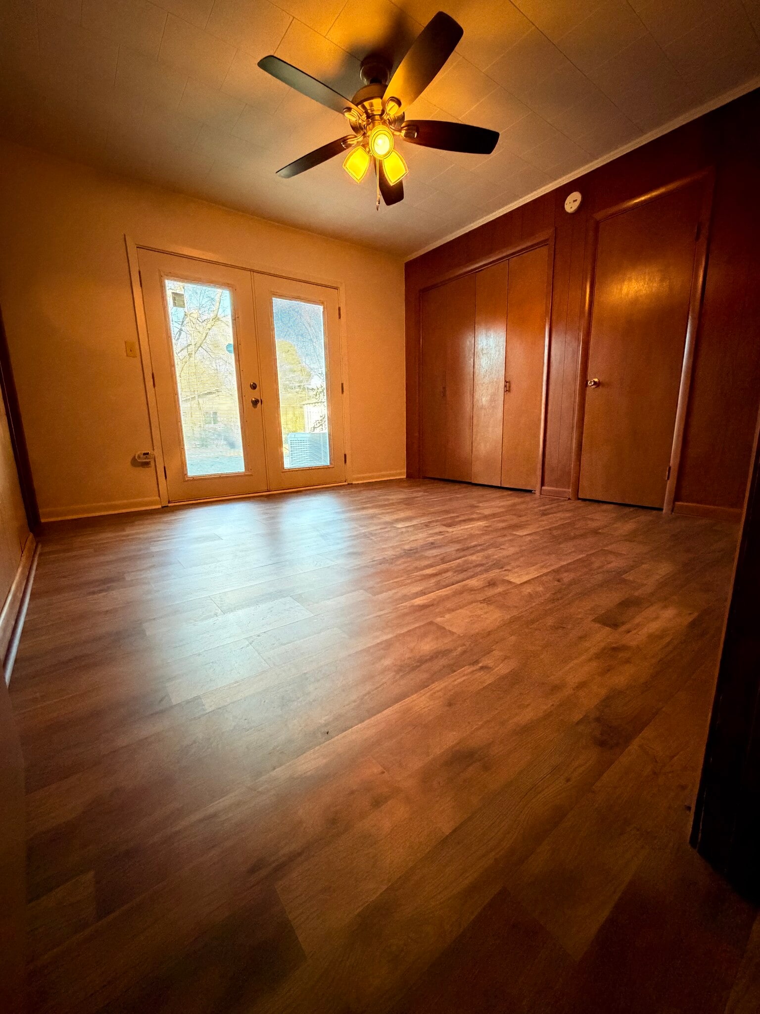 Building Photo - 518 5th St