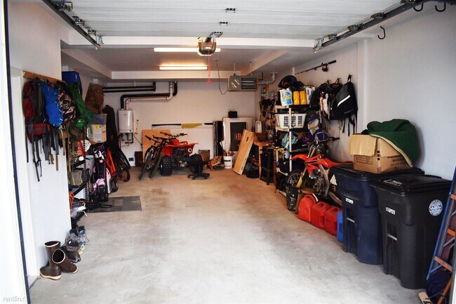 Building Photo - 2 br, 2.5 bath Condo - Cook Inlet Townhomes