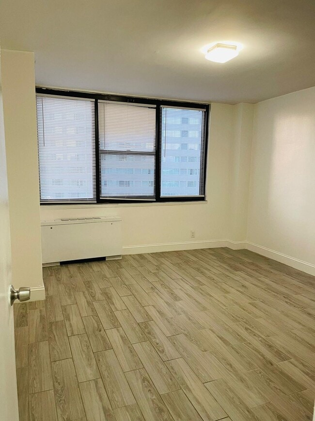 Building Photo - 280 Marin Blvd