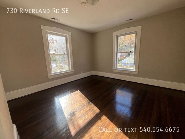 Building Photo - 730 Riverland Rd SE