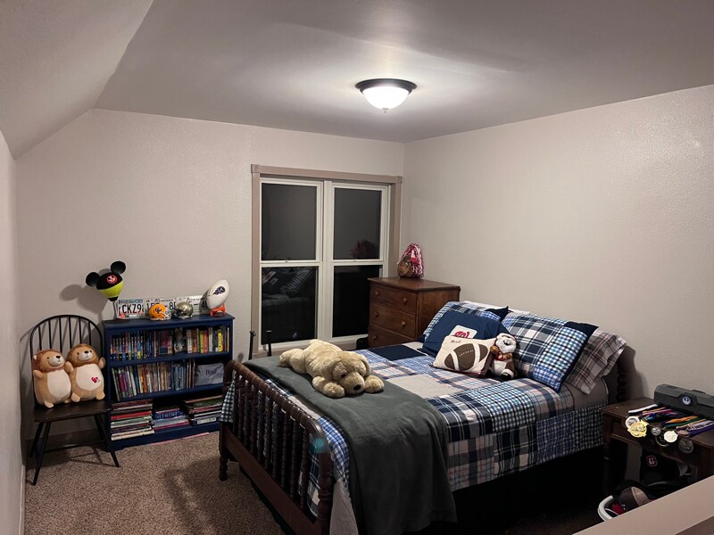 Building Photo - 2109 Dogwood Dr