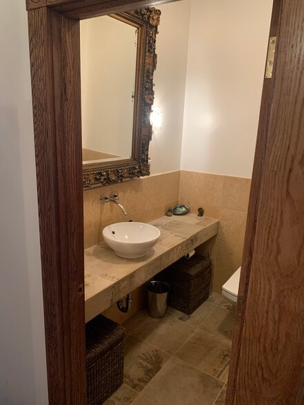 bathroom 2 from entry - 739 Greenwich St