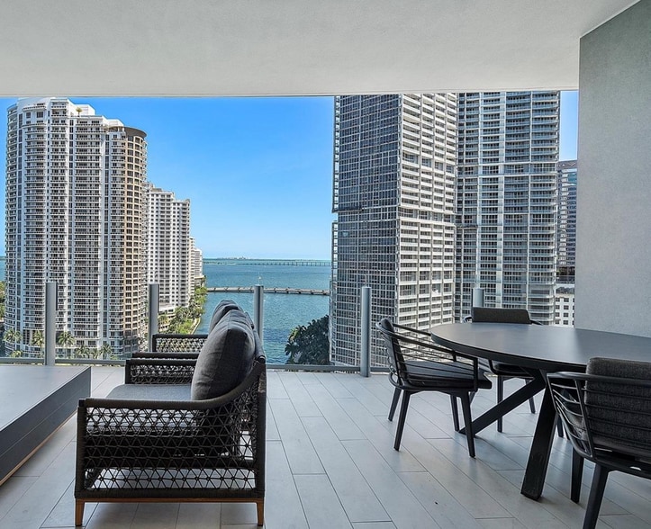 Building Photo - 300 Biscayne Boulevard Way