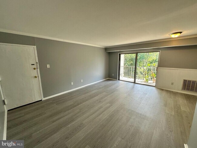 Building Photo - 7997 Audubon Ave
