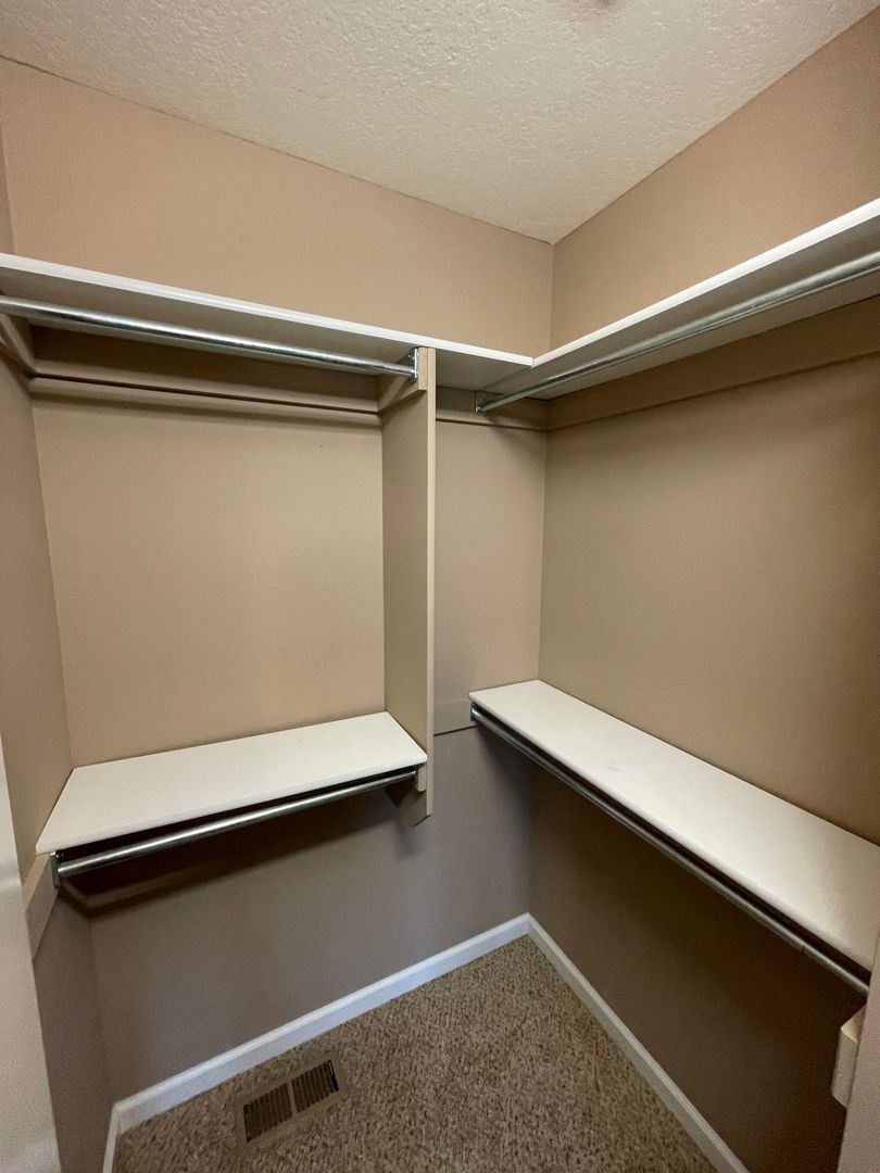 Building Photo - 2727 Stonecrop Road