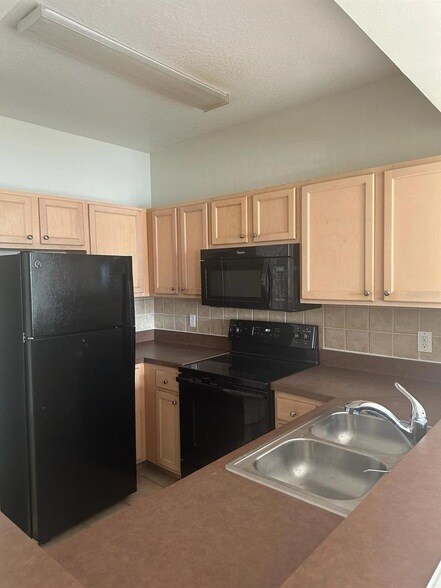 Building Photo - 12861 Madison Pointe Cir