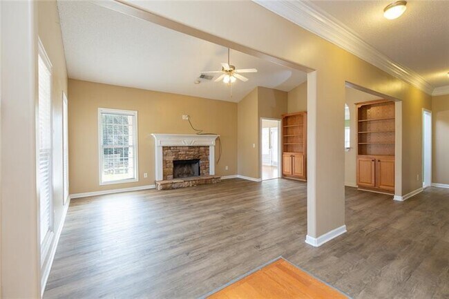 Building Photo - 300 McKendree Ct