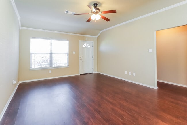 Building Photo - 14611 Parkway Meadows Dr