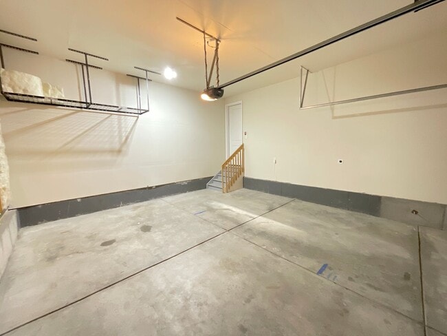 Building Photo - 3 Bedroom Home Available Near N Powers Blvd & Dublin Blvd!