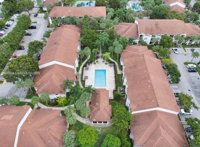 Building Photo - 570 S Park Rd