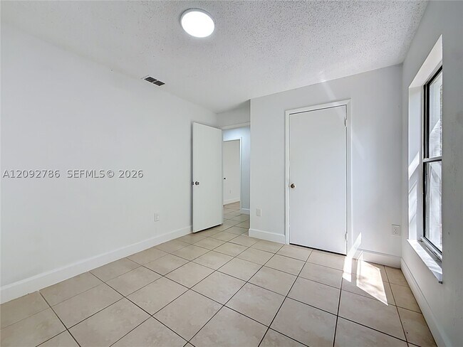 Building Photo - 4362-4364 Azora Rd