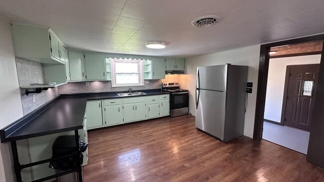 Building Photo - Beautifully Updated Country Home in Iuka, IL