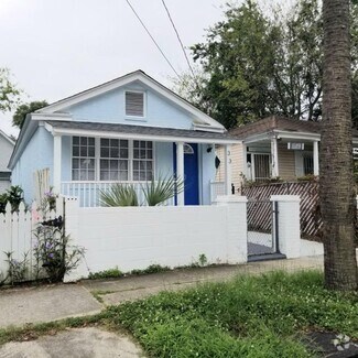 Building Photo - Available 8/1. Beautiful 3 BR/2 BA Home in...
