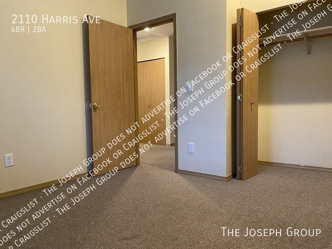 Building Photo - 2110 Harris Ave