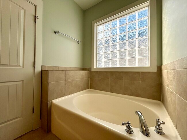 Building Photo - 1920 Lela Avenue