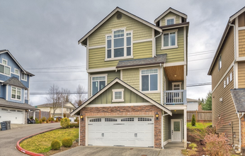 Building Photo - Gorgeous 4 Bedroom Detached Home in a Priv...