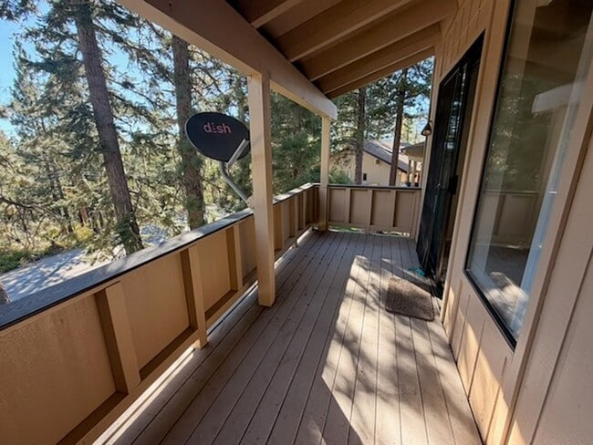 Building Photo - 321 Ski Way