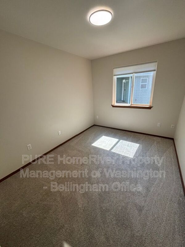 Building Photo - 422 Oak Hill Ln