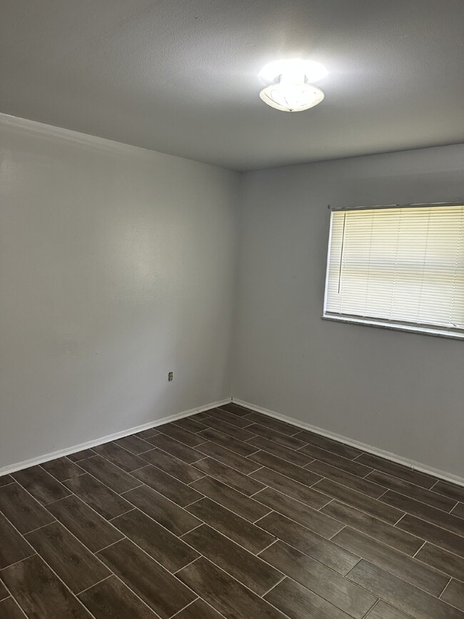 Building Photo - Very nice 4 Bedroom Home for Rent in Brook...