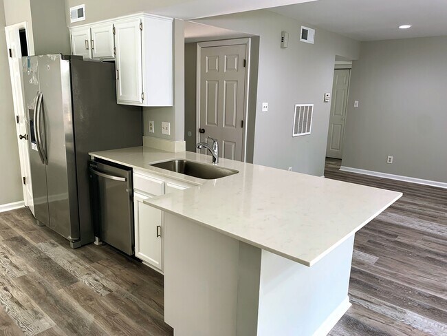 Quartz Countertops - 7224 Winery Ln