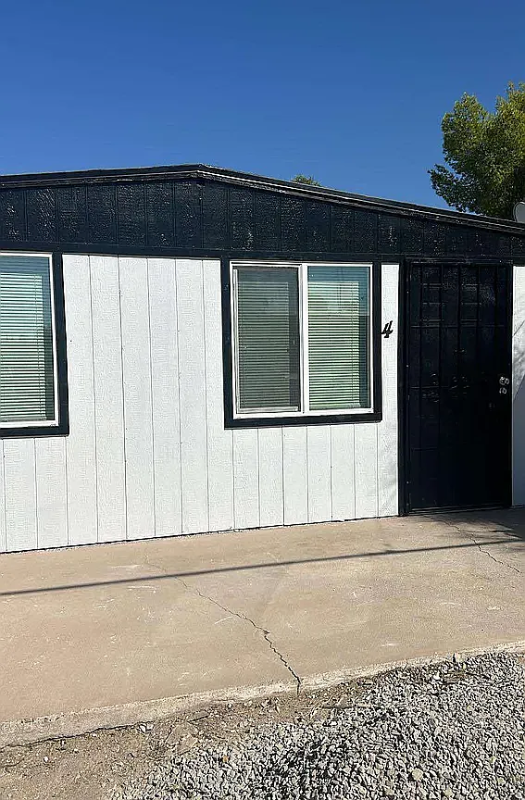 Primary Photo - 133 W Birdman Dr