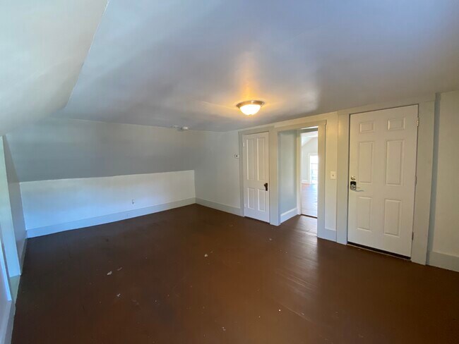 Living Room 12 x 16 - 28 Newbury St