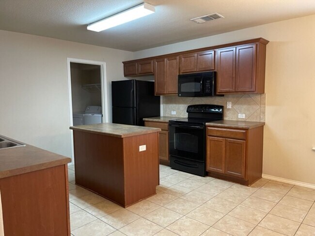 Building Photo - Lovely Home in Cedar Park Town Center