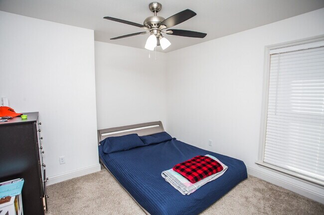 Building Photo - Wonderful 4/2 in Iron Horse in Wolfforth!