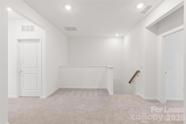 Building Photo - 302 Silver Fleet Dr