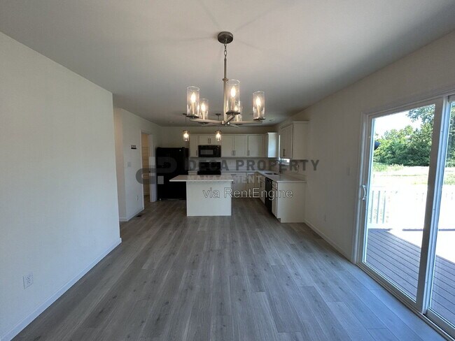 Building Photo - 16732 River Stone Dr