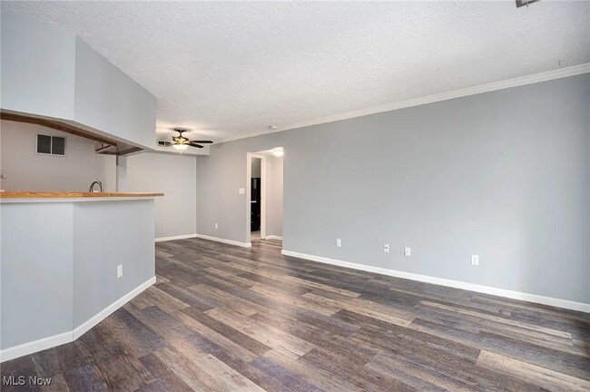 Building Photo - 1150 Tollis Pkwy