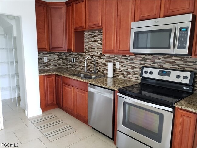 Building Photo - 17506 Cherry Ridge Ln