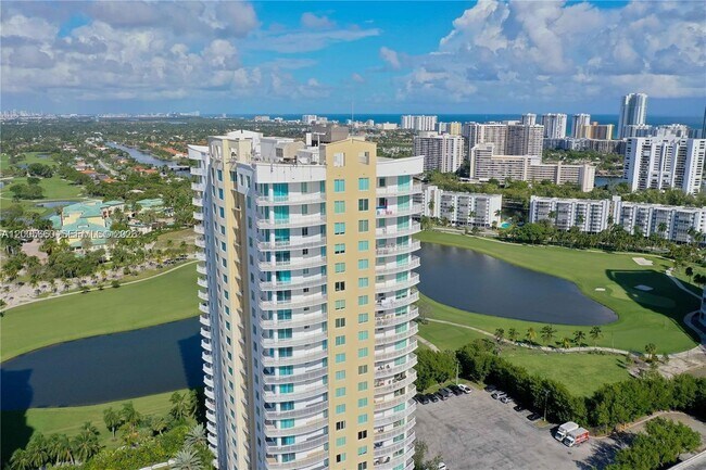 Building Photo - 1745 E Hallandale Beach Blvd