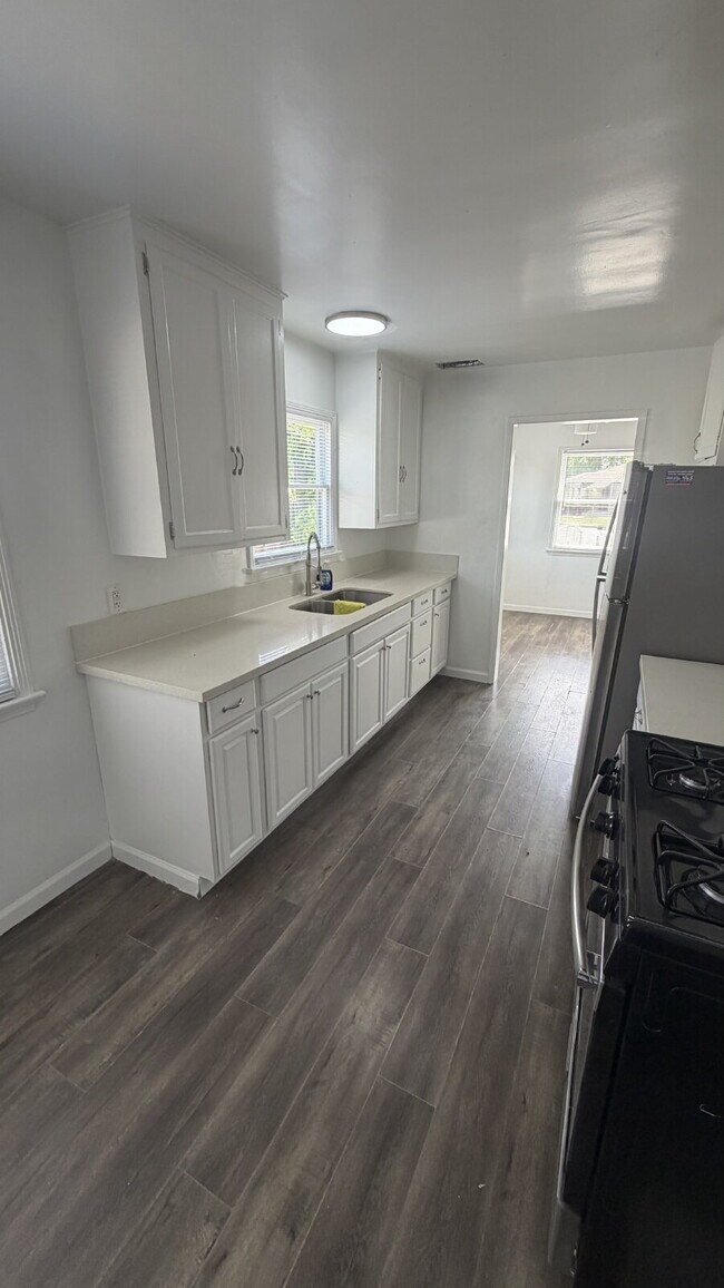 Building Photo - Charming Updated Home with Spacious Yard