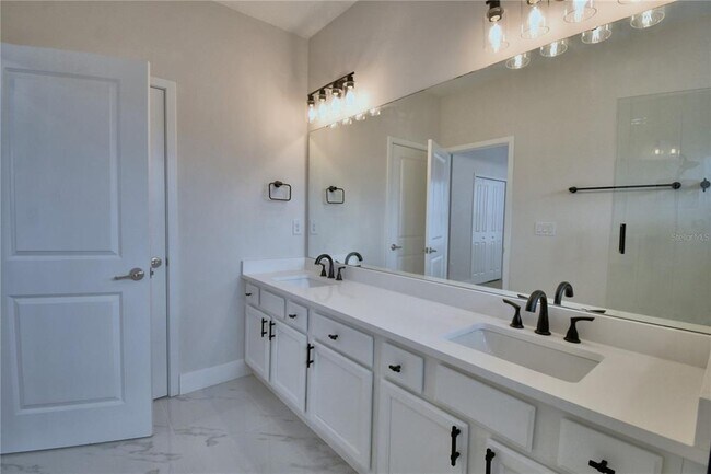 Building Photo - 2673 Calistoga Ave