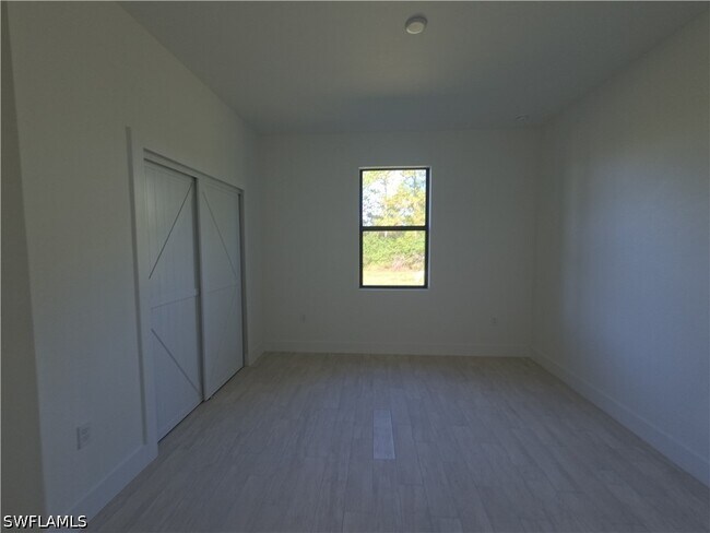 Building Photo - 2216 Kenneth Ave S