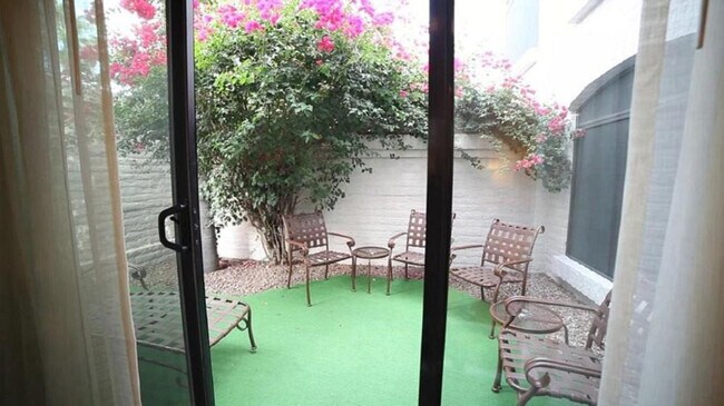 Building Photo - 6302 E Camelback Rd