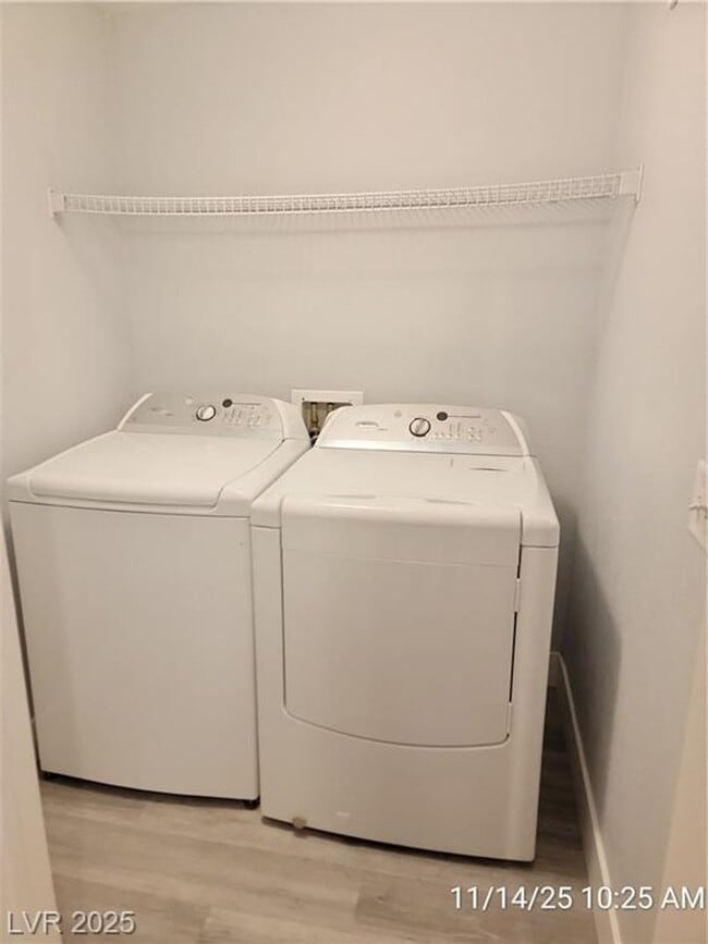 Building Photo - SOUTHWEST GATED 2-BED, 2-BATH FIRST-FLOOR ...