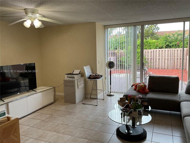 Building Photo - 6312 SW 139th Ct
